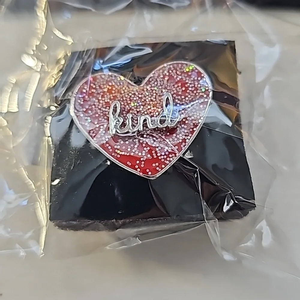 Compassionate Couture Red Ring  Size 5-9 Stretchy Rhinestones Heart ❤️ - Picture 4 of 4
